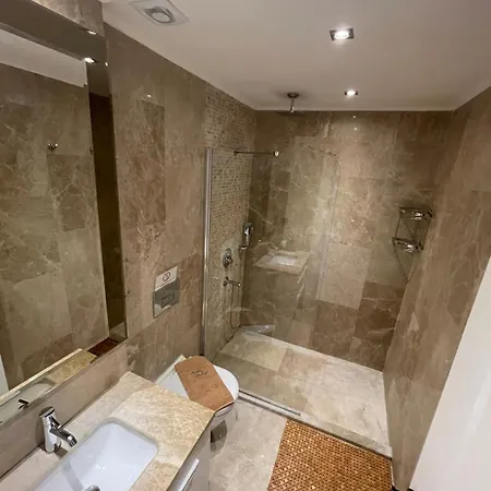 Luxury With Private Swimming Pool Appartement *